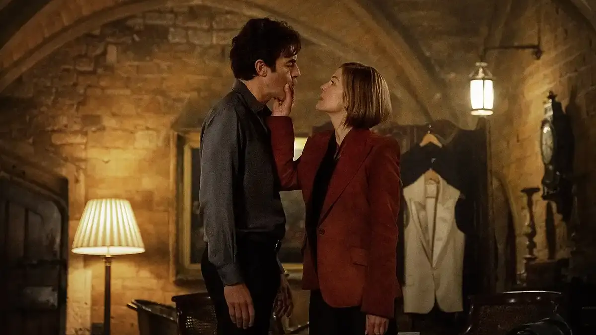 Músicas do filme Primeiro as Damas com Sacha Baron Cohen e Rosamund Pike